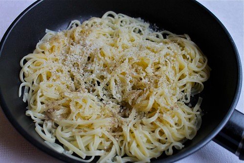 Cacio e pepe (Pecorino Cheese and Black Pepper Pasta) 